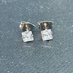 Unisex silver diamond stud earrings